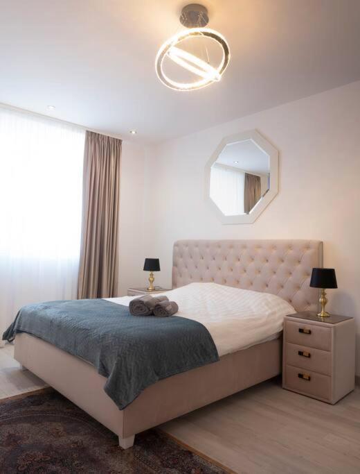 Luxury 2 Bedroom Apartment Bucarest Exterior foto