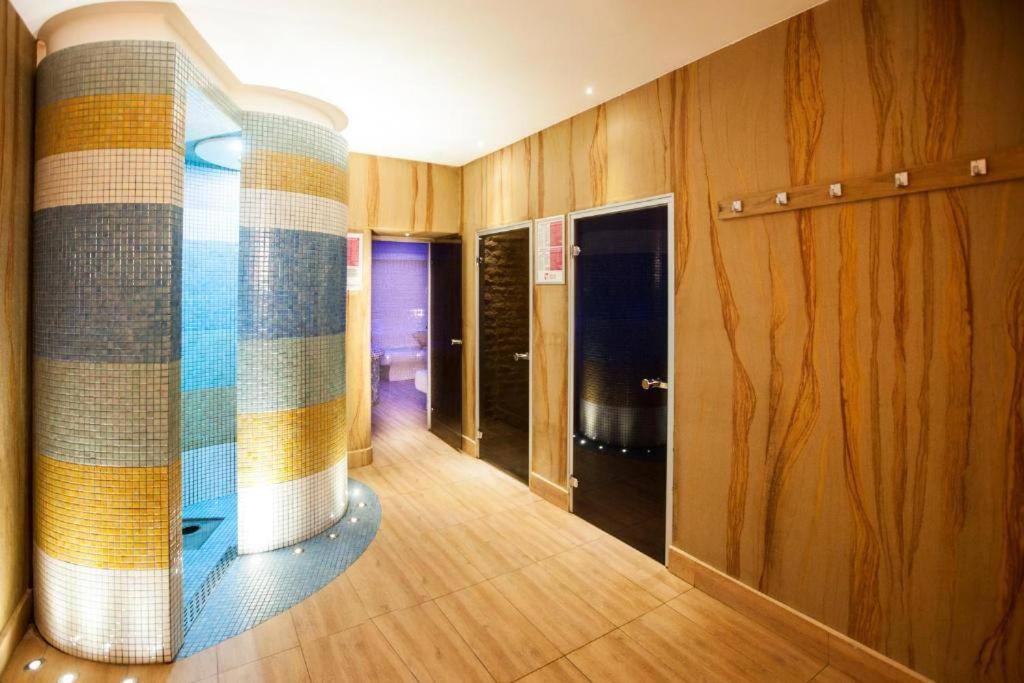 Luxury 2 Bedroom Apartment Bucarest Exterior foto