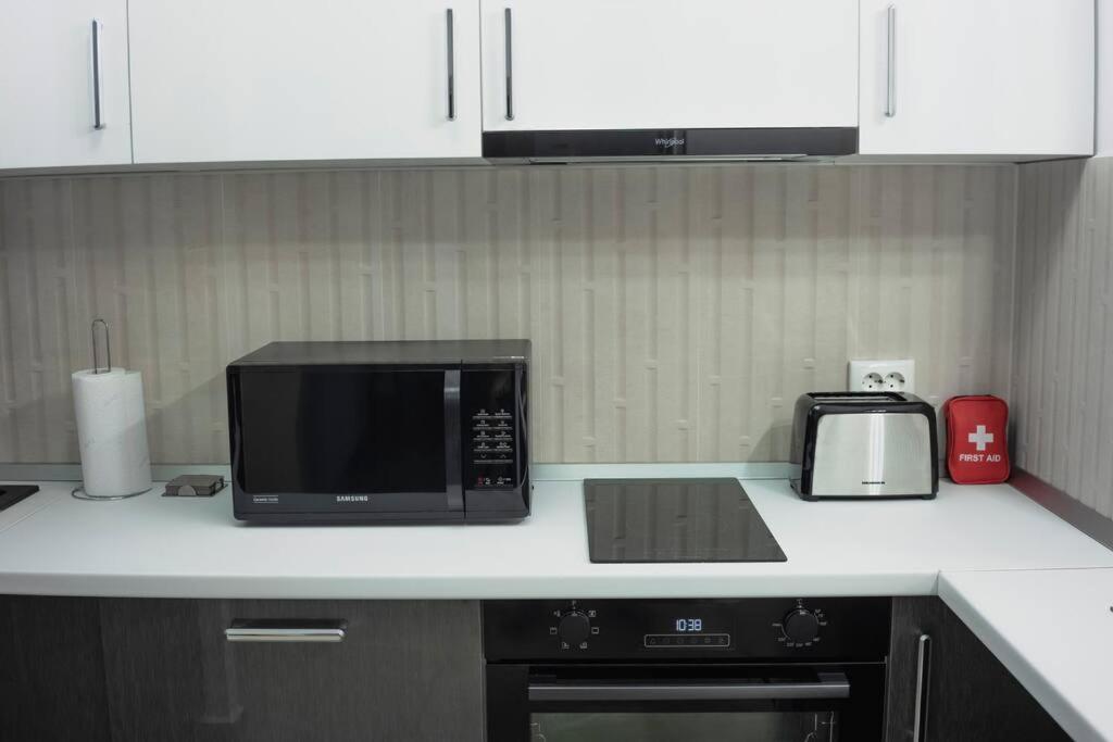 Luxury 2 Bedroom Apartment Bucarest Exterior foto